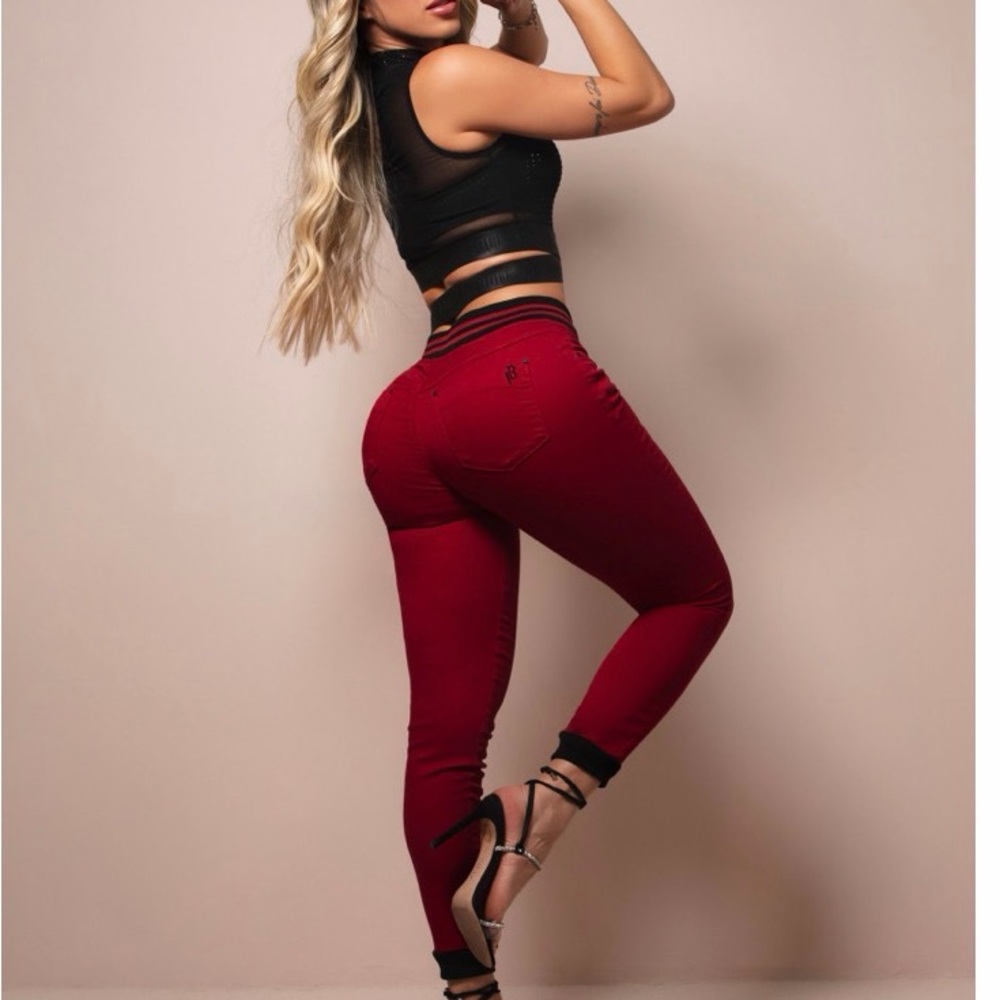 NWT Pitbull Red Jogger Skinny Pants size 27. 89% cotton